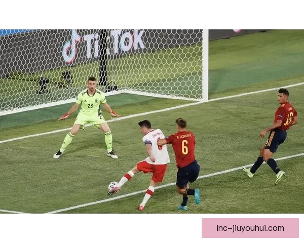 中国男足世预赛生死战0比1憾负韩国 新加坡门将神勇表现助力晋级